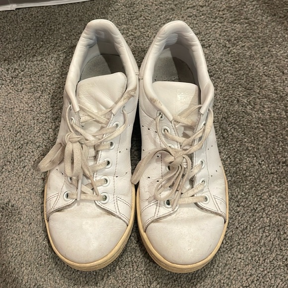 White Adidas Stan Smiths - Picture 1 of 4